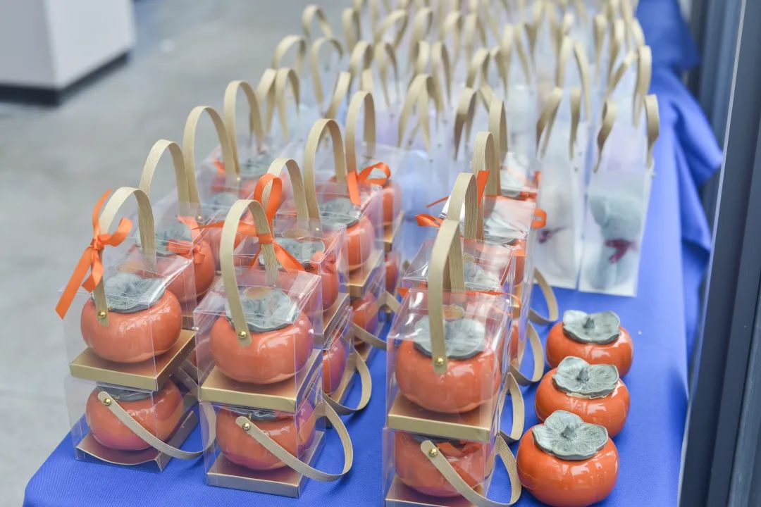 ad469f41-2978-4454-97f2-9cbe4c2e1087